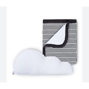 NWT Oilo Studio Jersey Cuddle Blanket and Cloud Pillow Set
